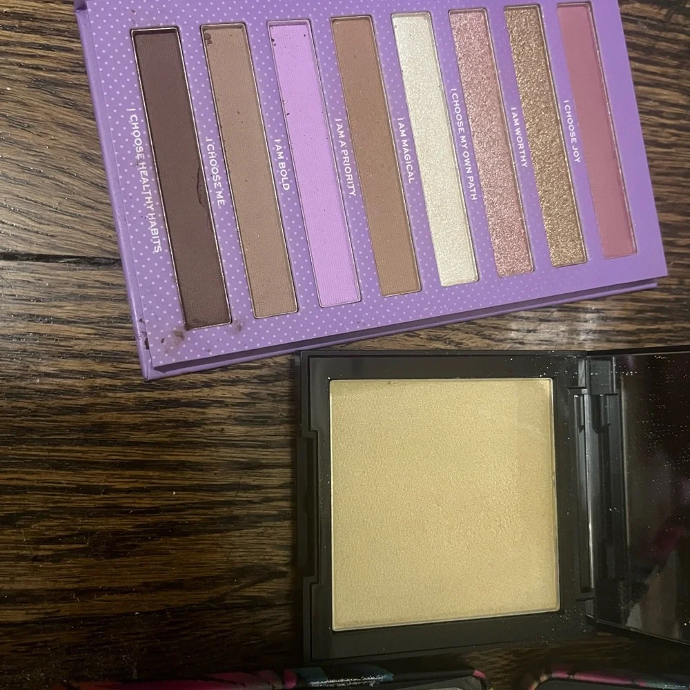 Makeup Bundle! - Picture 16 of 16